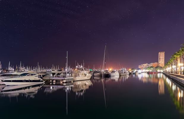 puerto de Alicante de noche